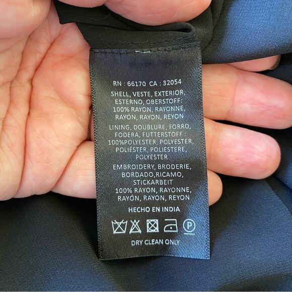 Floreat black geometric insignia embroidered asymmetrical skirt size 0 - Picture 6 of 6